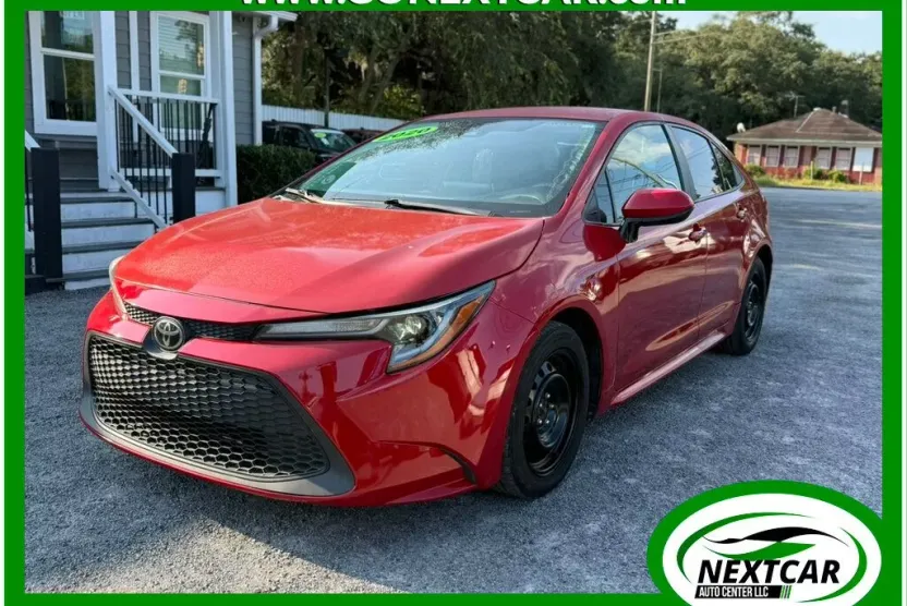 2020 Toyota Corolla LE photo 1