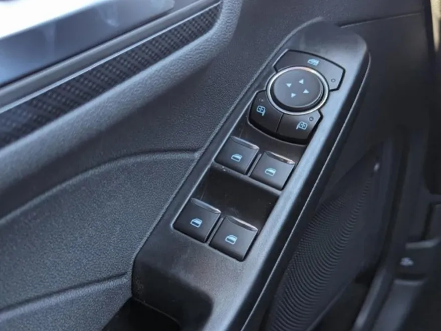 2024 Ford Escape ST-Line photo 23