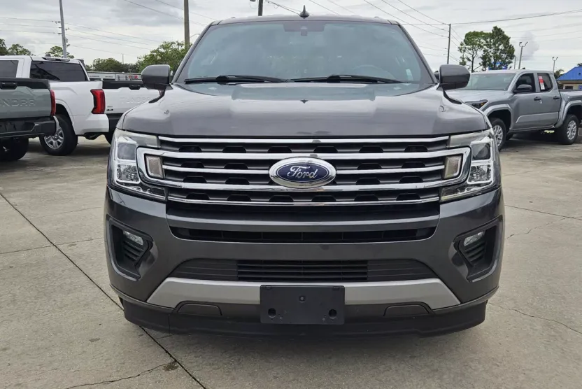 2020 Ford Expedition XLT photo 1