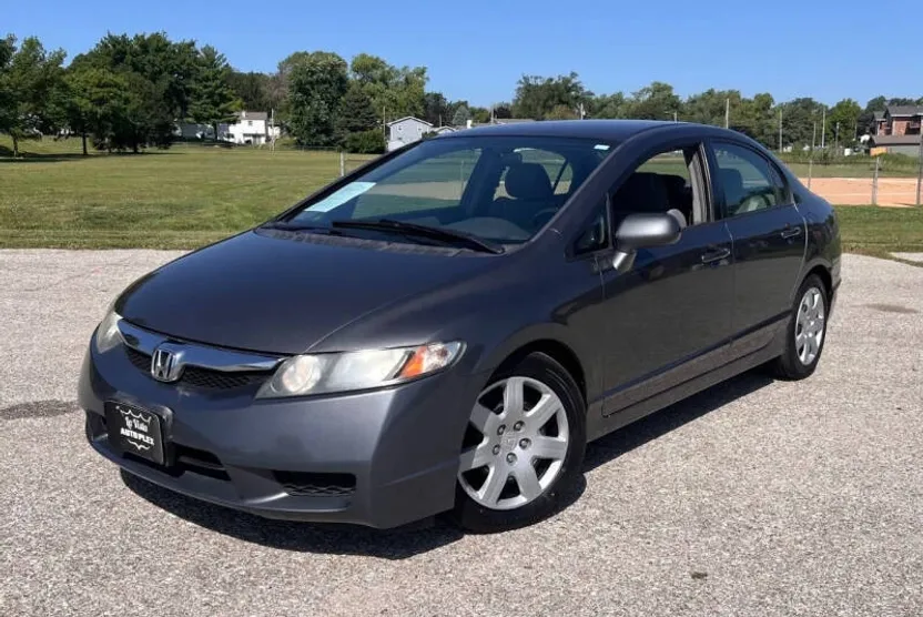 2011 Honda Civic LX photo 1