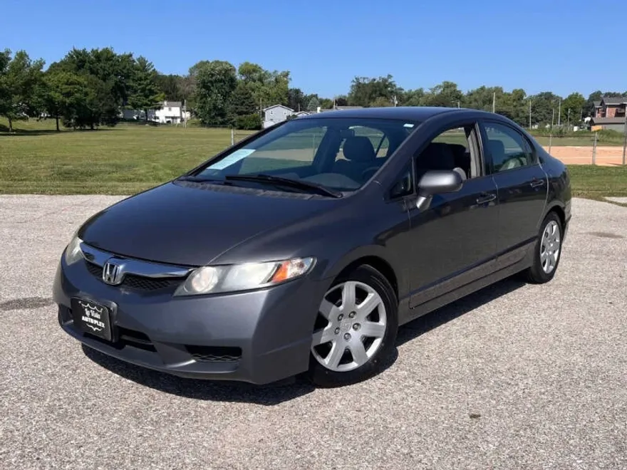 2011 Honda Civic LX photo 1
