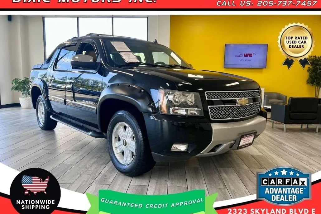 2011 Chevrolet Avalanche LT photo 1