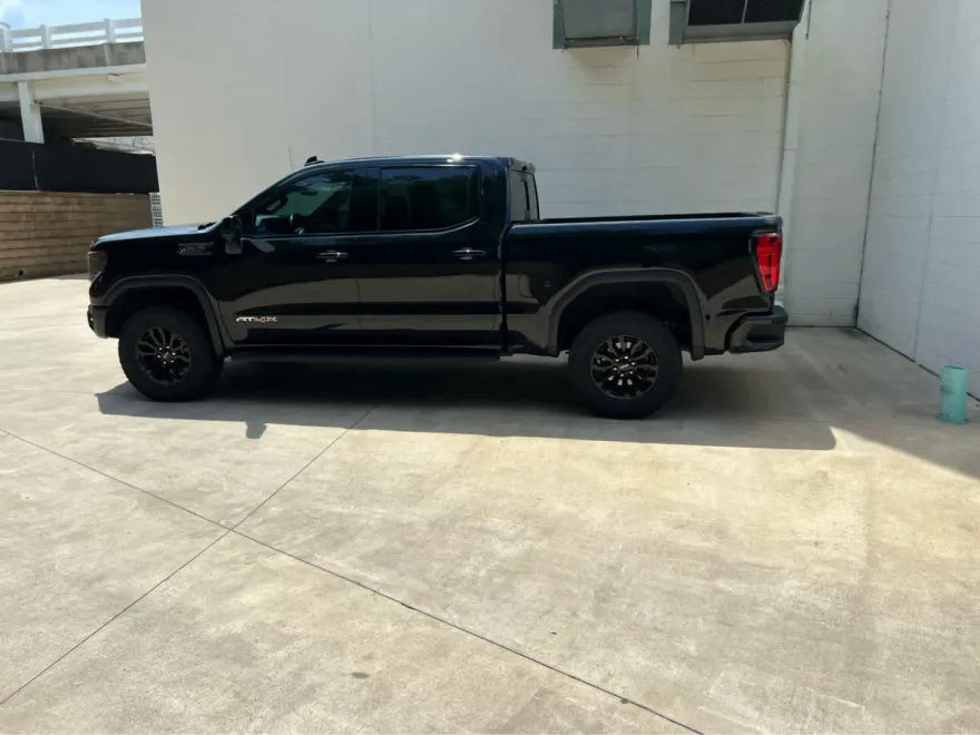 2023 Gmc Sierra 1500 AT4X photo 1