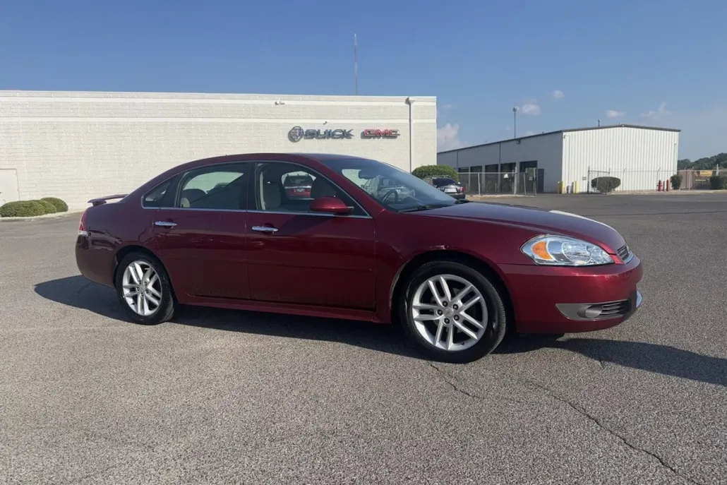 2010 Chevrolet Impala LTZ photo 1