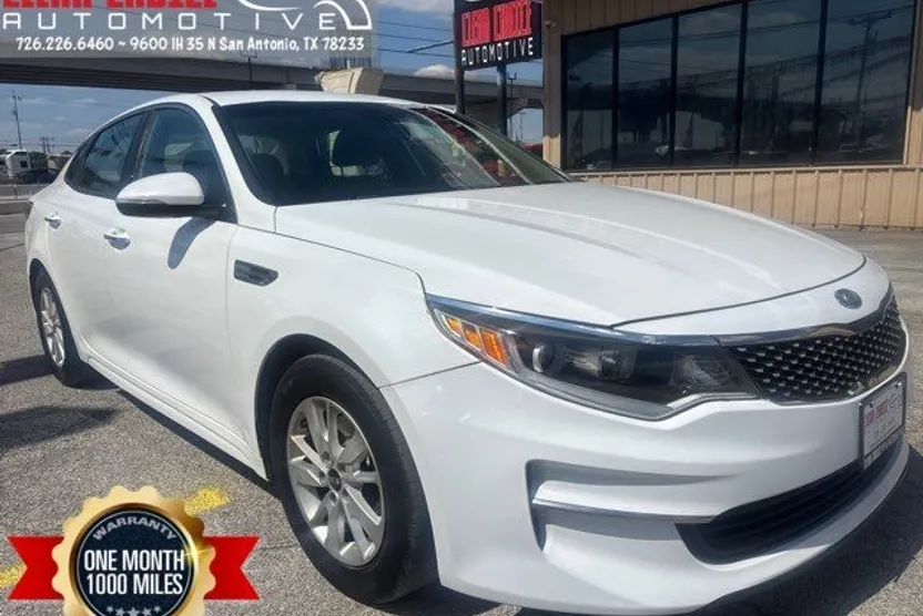 2017 Kia Optima LX photo 1