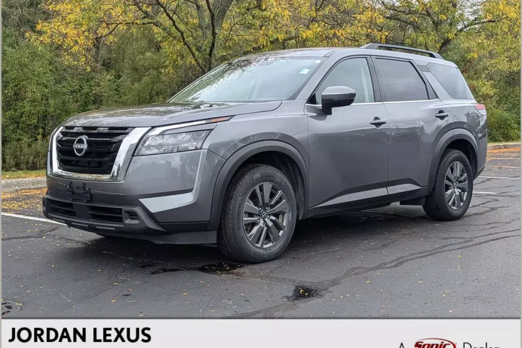 2024 Nissan Pathfinder SV photo 1