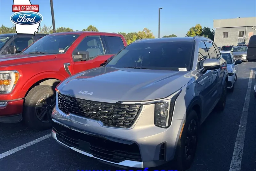 2025 Kia Sorento S photo 1