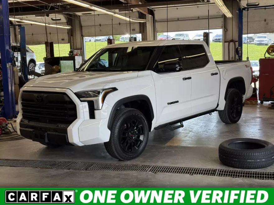 2023 Toyota Tundra SR5 photo 1