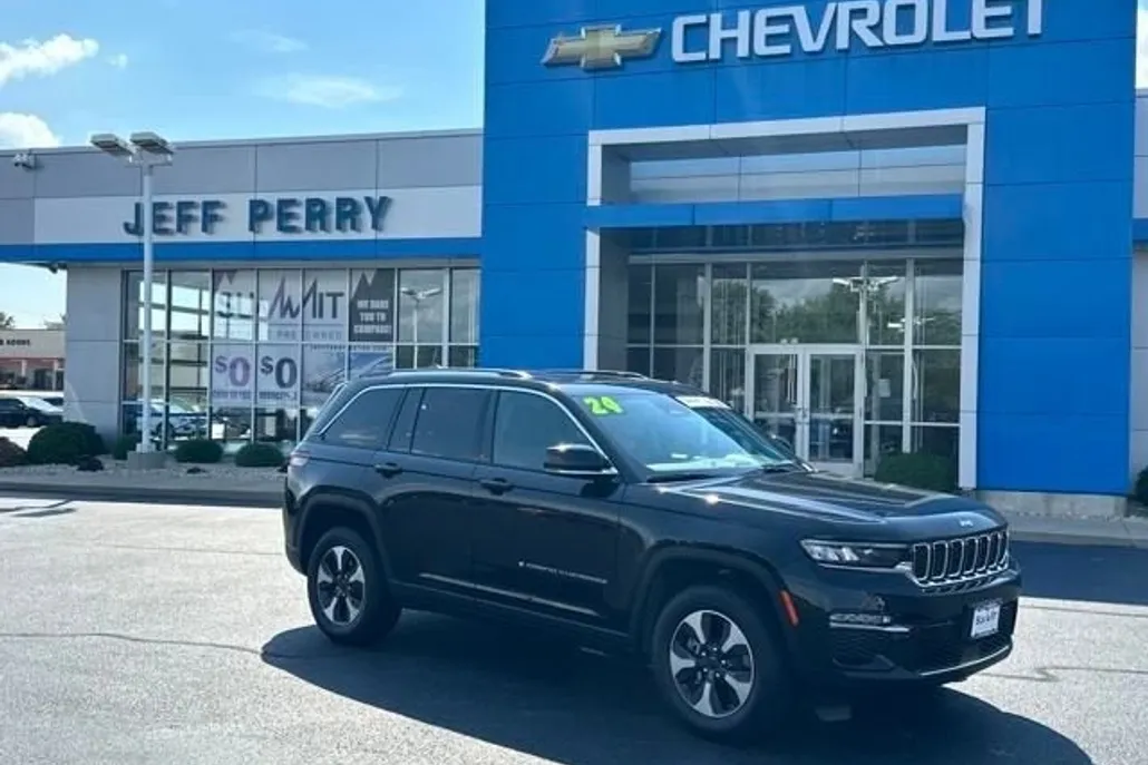 2024 Jeep Cherokee Limited 4xe photo 1