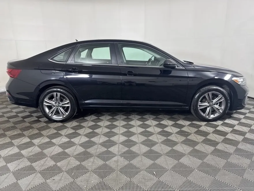 2023 Volkswagen Jetta 1.5T SE photo 1