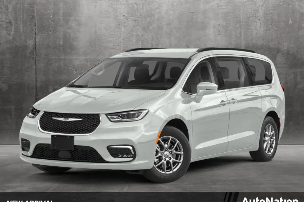 2021 Chrysler Pacifica Touring L photo 1