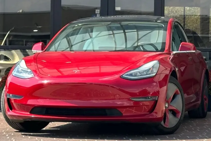 2018 Tesla Model 3 Long Range photo 1