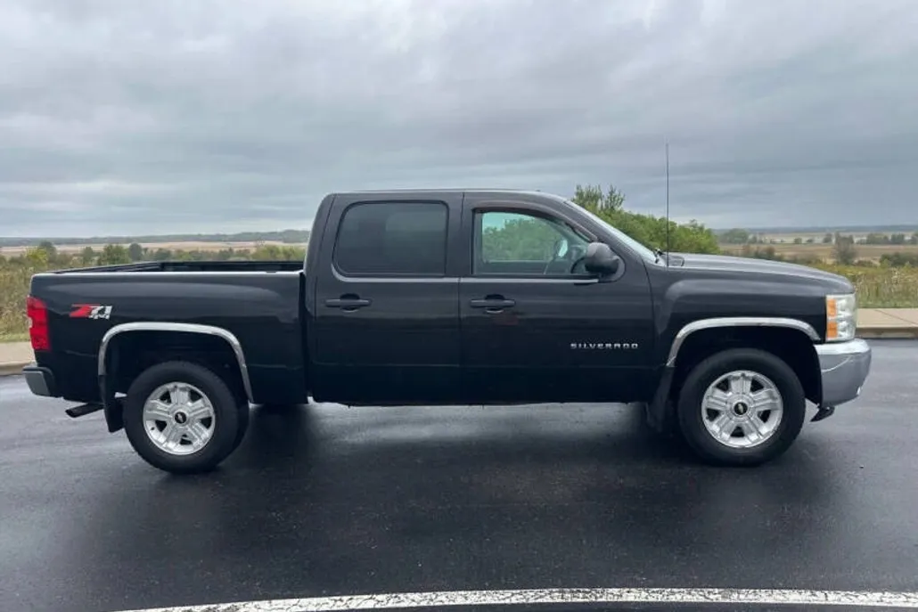 2012 Chevrolet Silverado 1500 LT photo 1