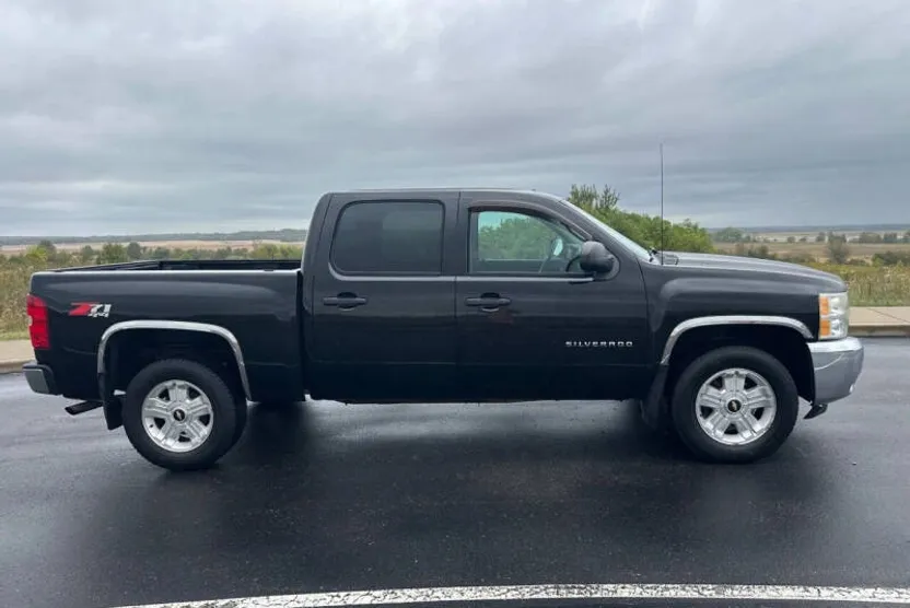 2012 Chevrolet Silverado 1500 LT photo 1