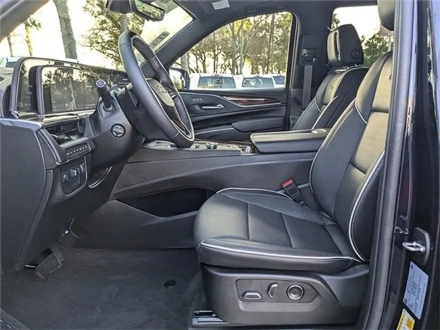 2024 Cadillac Escalade Premium Luxury photo 19