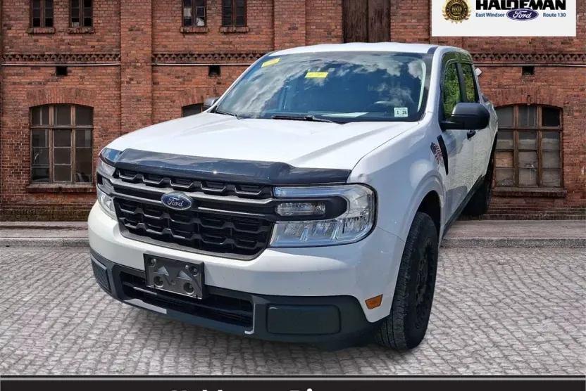 2022 Ford Maverick XL photo 1