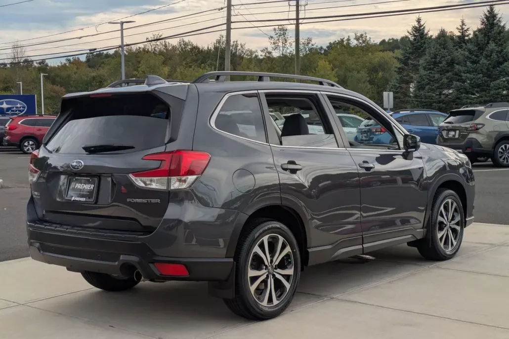2022 Subaru Forester Limited photo 1