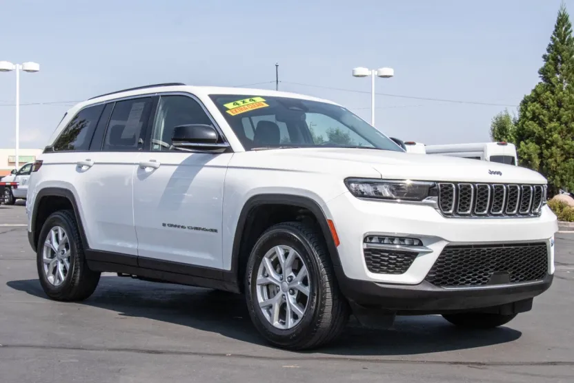 2023 Jeep Grand Cherokee Limited photo 1
