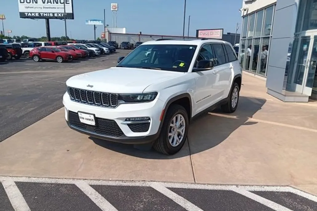 2022 Jeep Grand Cherokee Limited photo 1