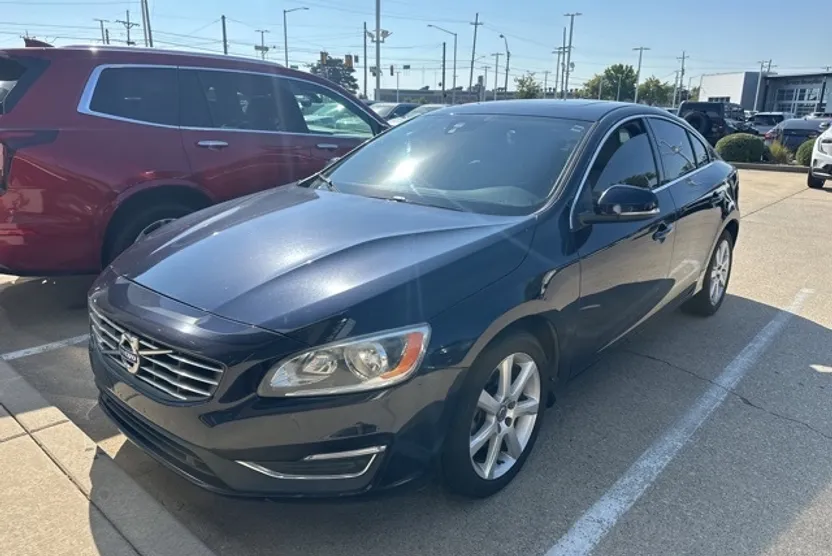 2016 Volvo S60 T5 Drive-E Premier photo 1