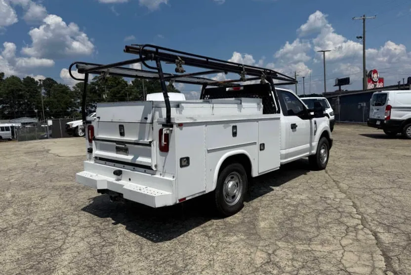 2019 Ford F-350 XL photo 1