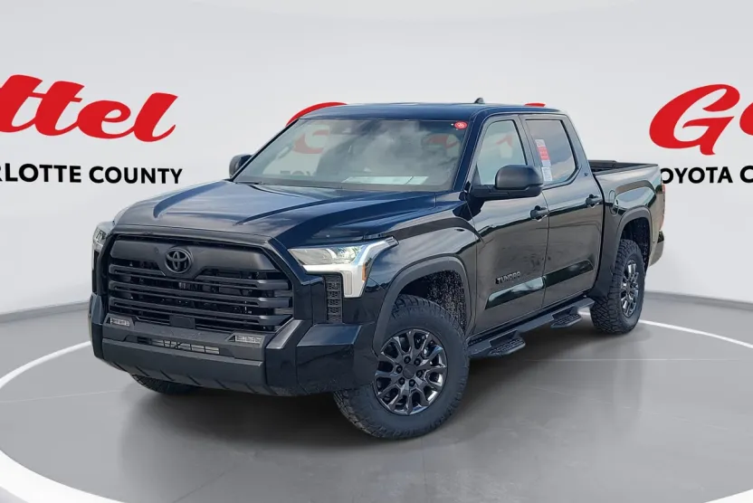 2025 Toyota Tundra SR5 CrewMax photo 1