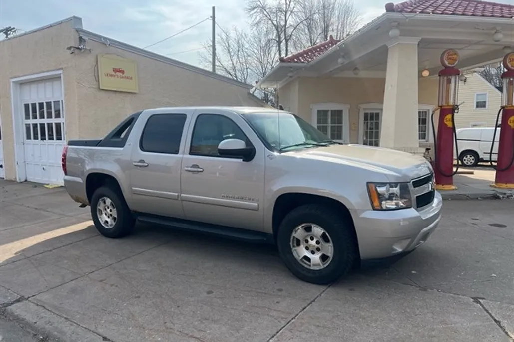 2007 Chevrolet Avalanche LS photo 1