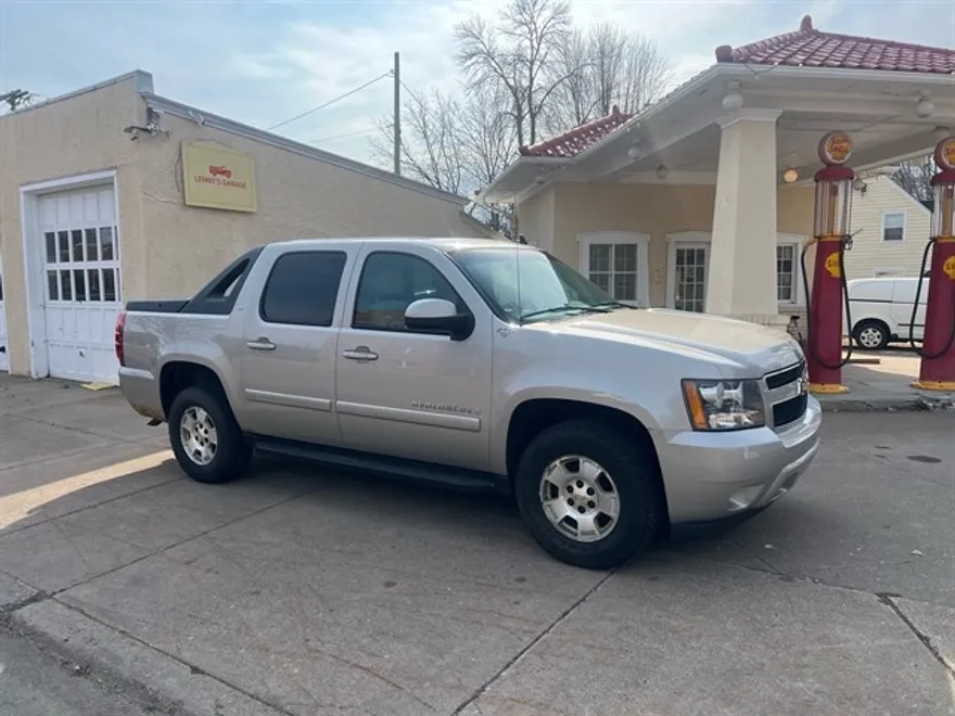 2007 Chevrolet Avalanche LS photo 1
