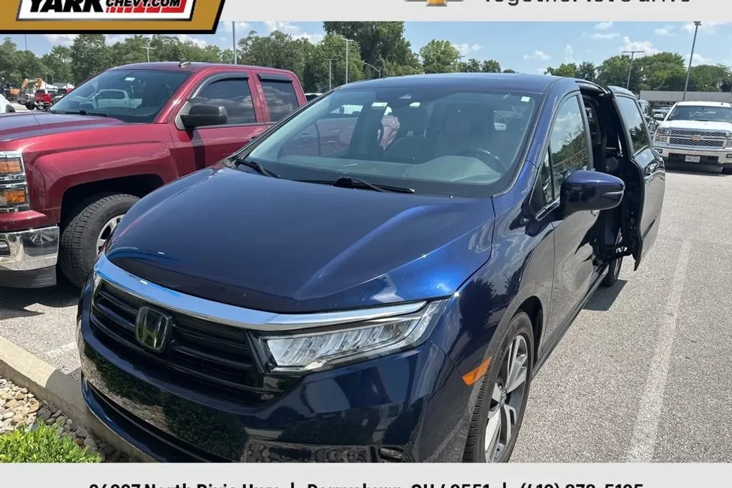 2023 Honda Odyssey Touring photo 1