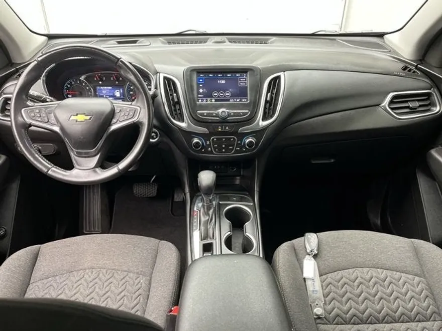 2022 Chevrolet Equinox LT photo 1