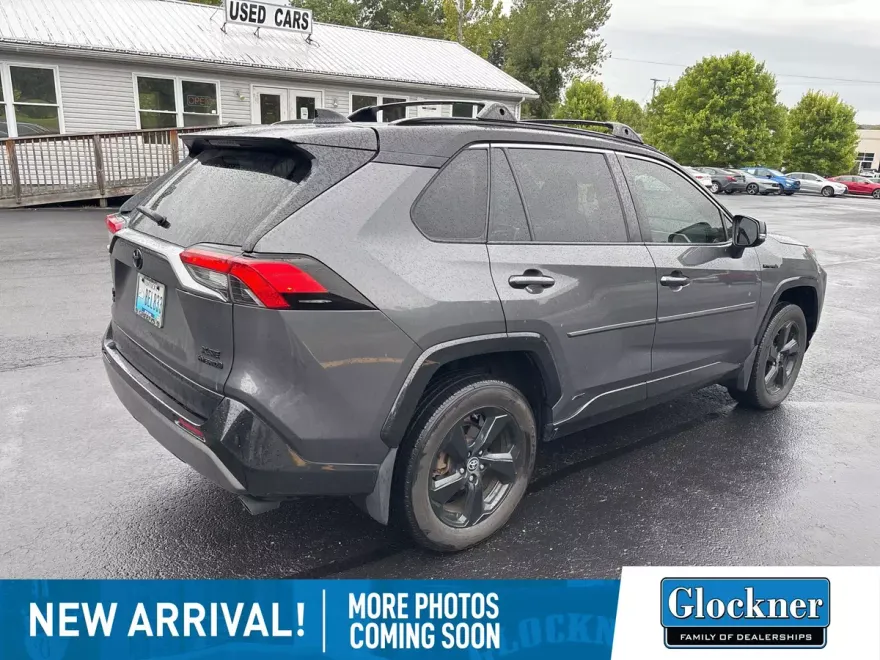 2021 Toyota RAV4 Hybrid XSE photo 1