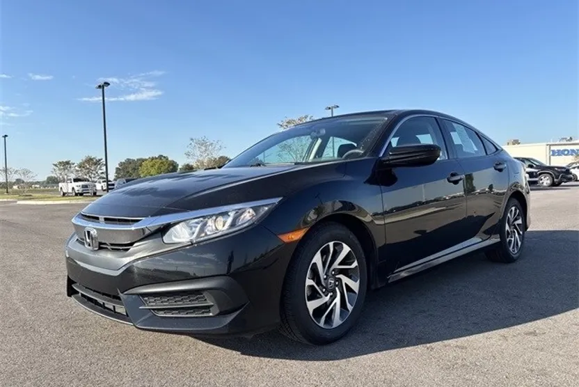 2018 Honda Civic EX photo 1