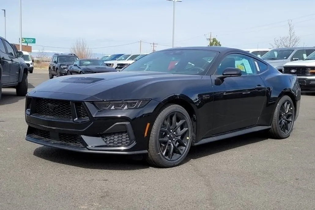 2025 Ford Mustang GT photo 1