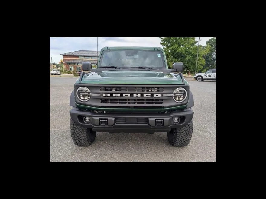 2024 Ford Bronco Black Diamond photo 1