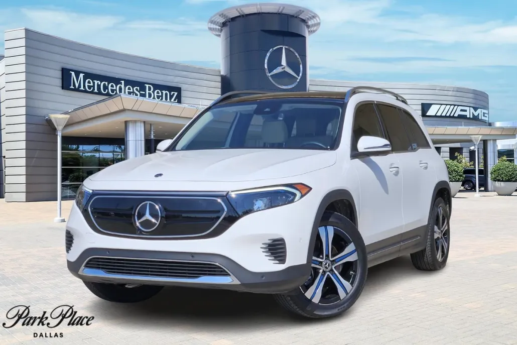 2023 Mercedes Benz EQB 300 4MATIC photo 1