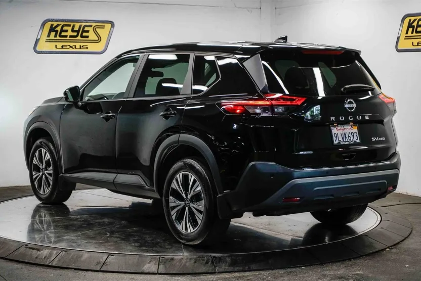 2023 Nissan Rogue SV photo 1