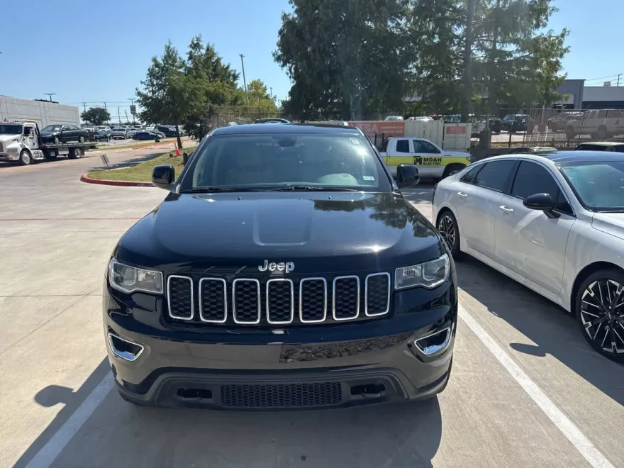 2018 Jeep Grand Cherokee Laredo photo 1