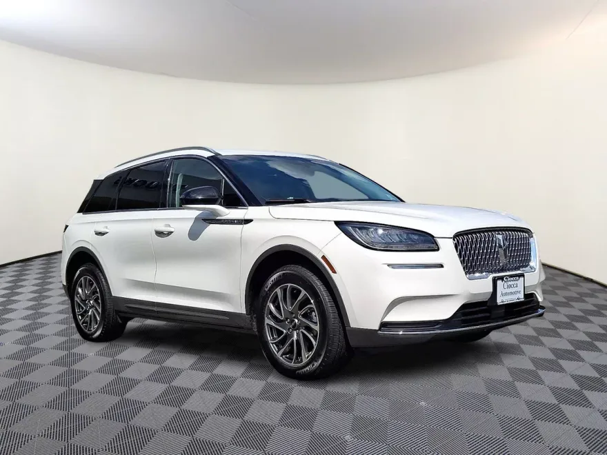 2021 Lincoln Corsair Standard photo 1