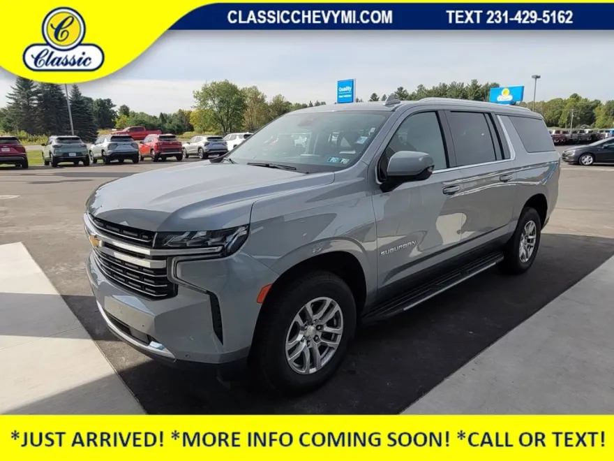 2023 Chevrolet Suburban LT photo 1