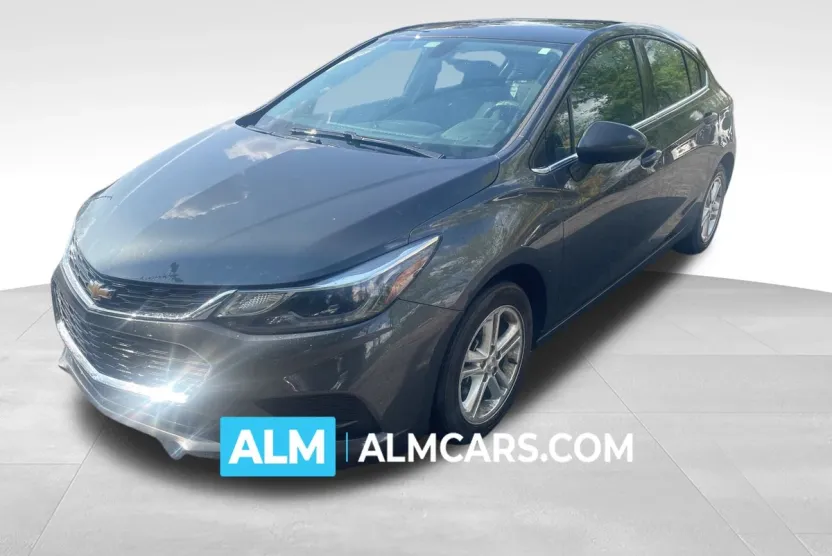 2017 Chevrolet Cruze LT photo 1