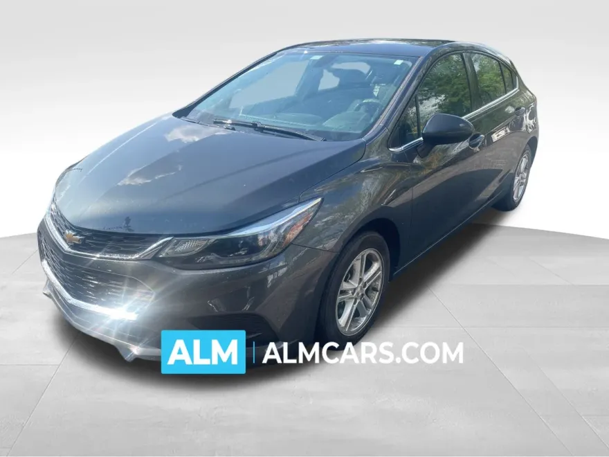 2017 Chevrolet Cruze LT photo 1