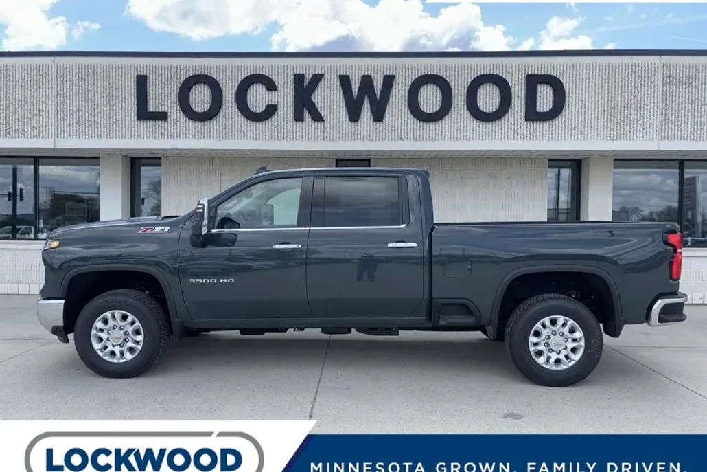 2025 Chevrolet Silverado 3500HD LTZ photo 1