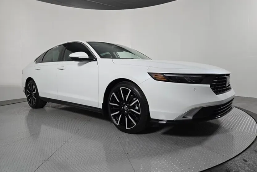 2024 Honda Accord Touring Hybrid photo 1