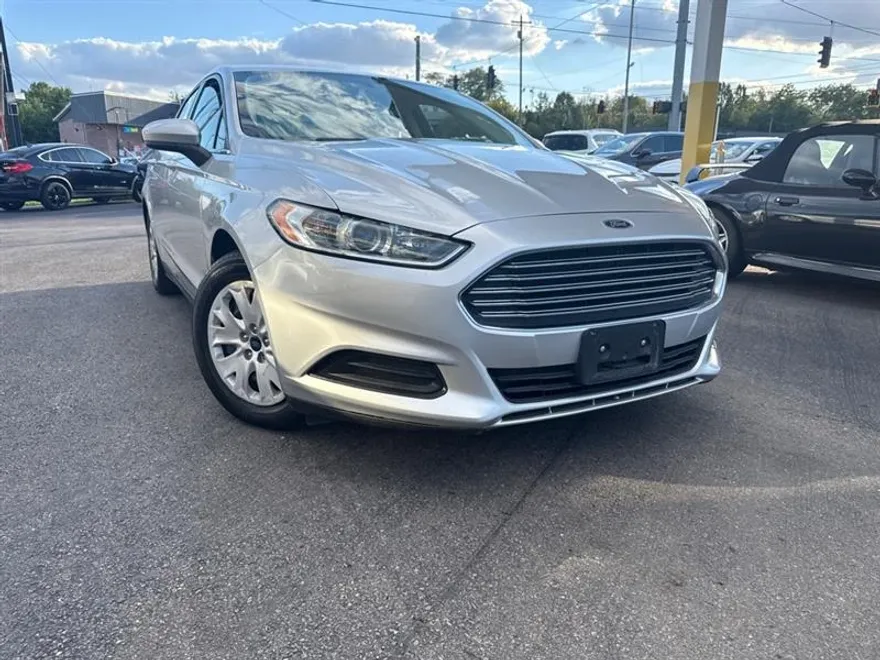2014 Ford Fusion S photo 1