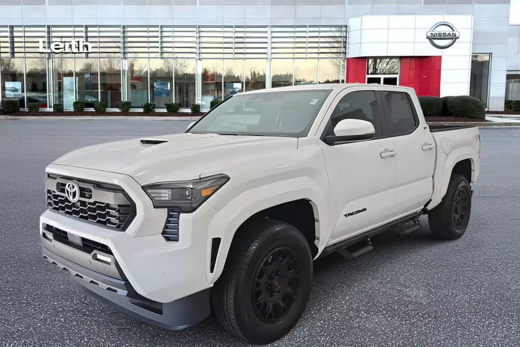 2024 Toyota Tacoma TRD Sport photo 1