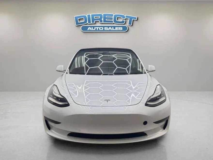 2019 Tesla Model 3 Standard Range Plus photo 1