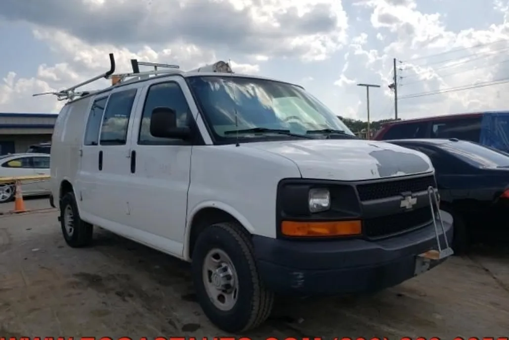 2008 Chevrolet Express Cargo Van photo 1