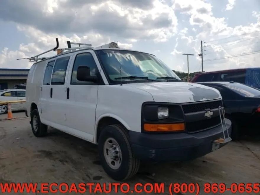 2008 Chevrolet Express Cargo Van photo 1
