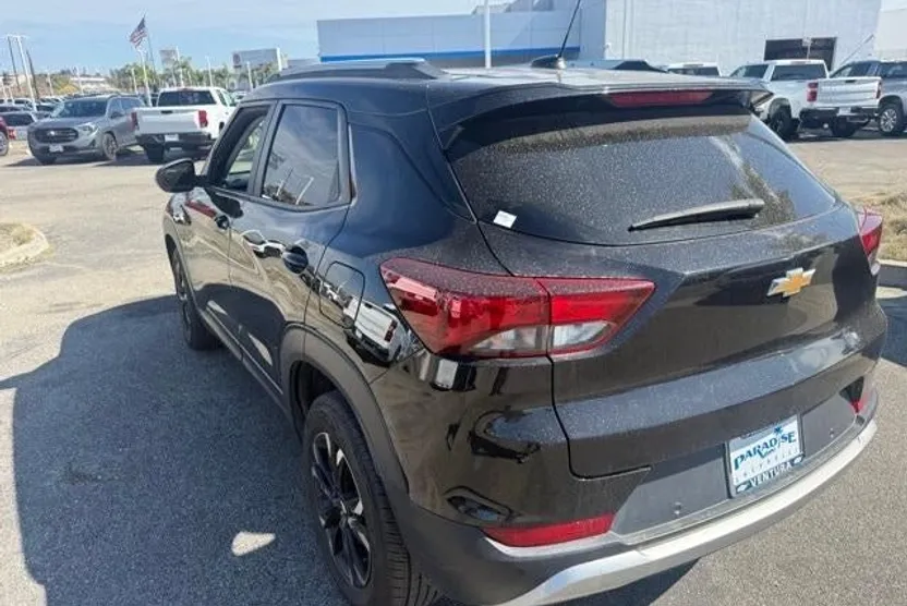 2023 Chevrolet Trailblazer LT photo 1