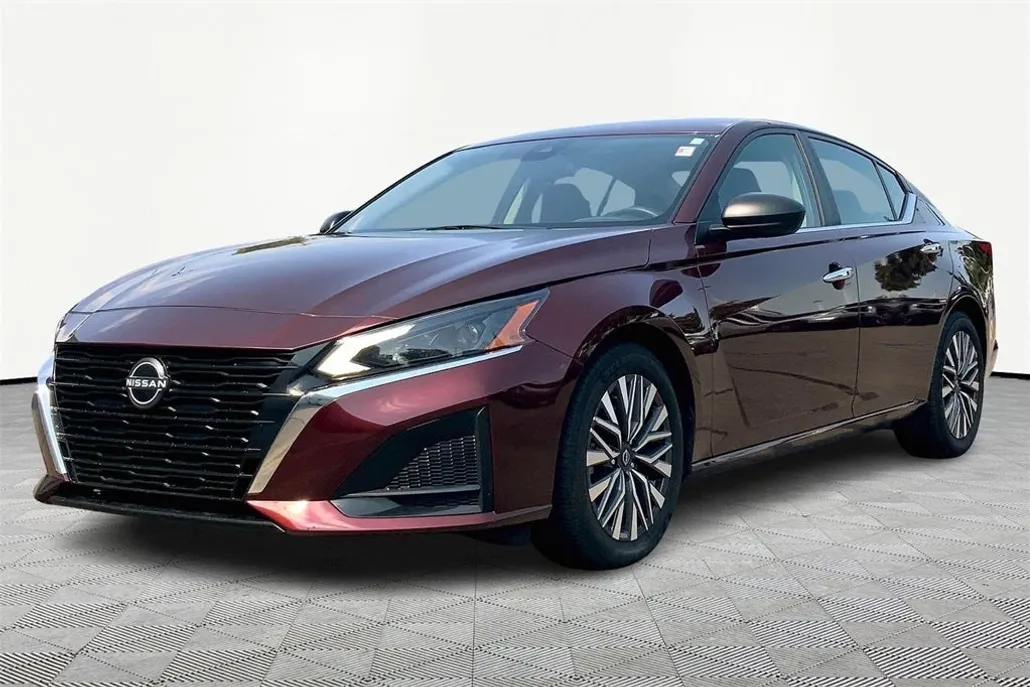 2024 Nissan Altima 2.5 SV photo 1